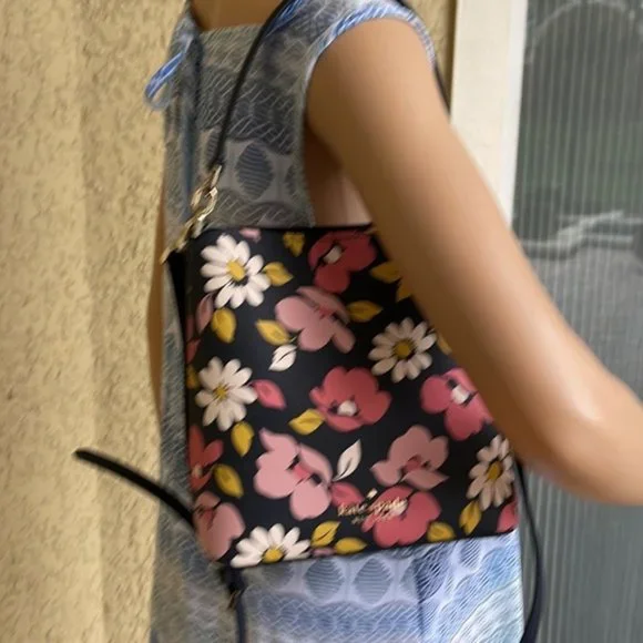 Kate Spade Darcy Small Bucket Bag Road Trip Floral Blue Multi - Picture 10 of 16